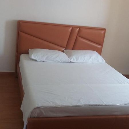 Holidays In Saranda Extérieur photo