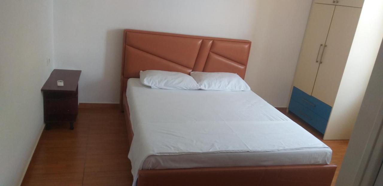 Holidays In Saranda Extérieur photo